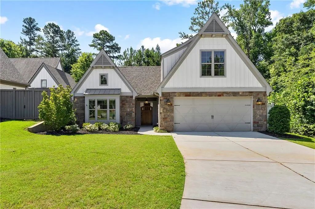 225 Arbor Garden Circle, Newnan