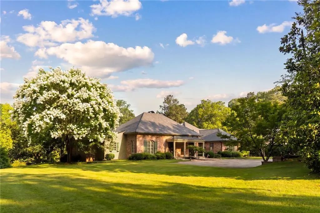 10180 Capps Ferry Road, Chattahoochee Hills