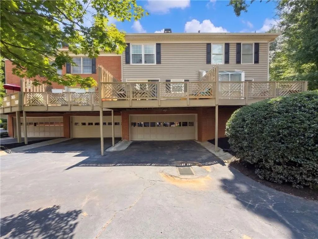 81 Mount Vernon Circle, Sandy Springs