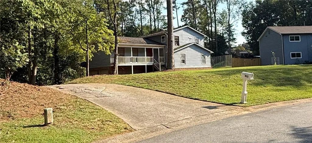 911 Andover Court, Woodstock