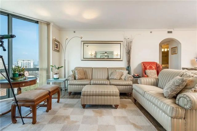 Unit 2701 - 2870 Pharr Court South Nw, Atlanta