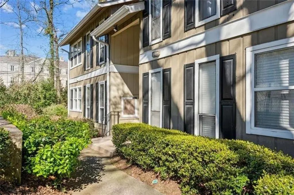 Unit 7 - 5159 Roswell Road, Atlanta