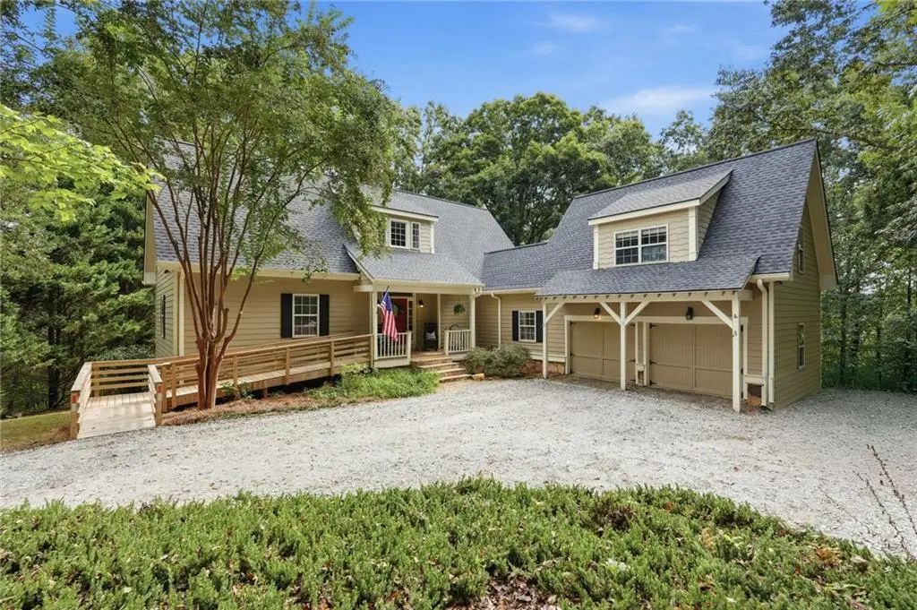 907 Rainbow Circle, Cleveland