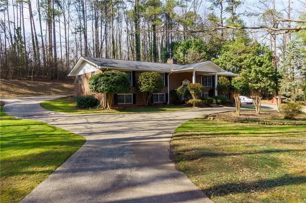 5075 Deen Road, Marietta