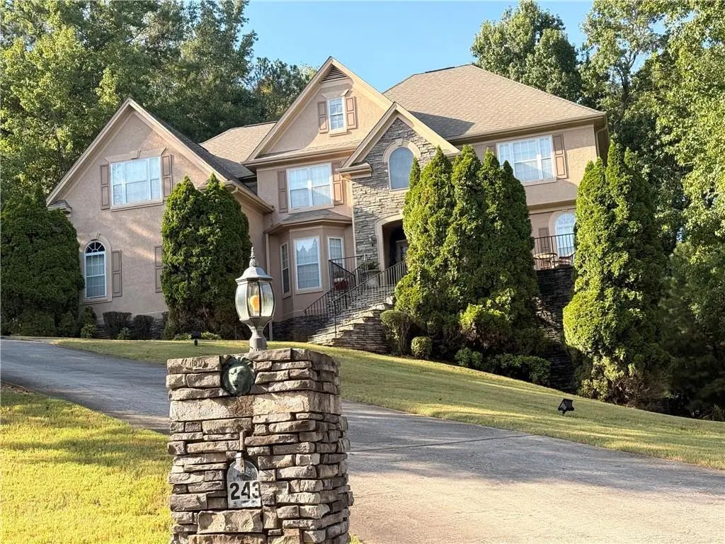 243 Smokerise Trace, Peachtree City