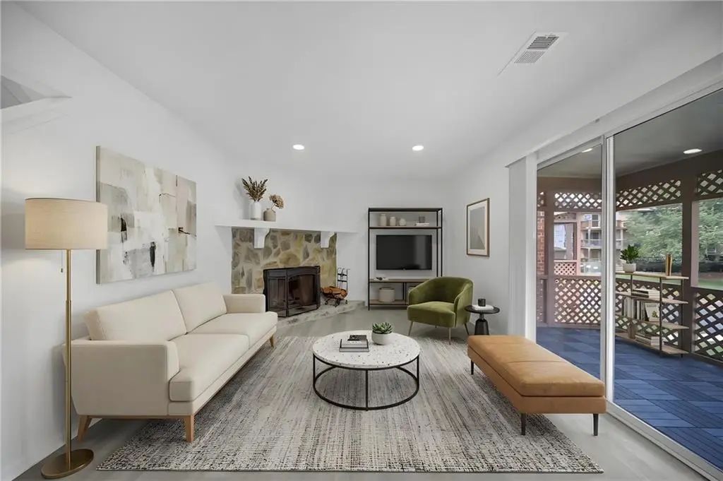 330 Quail Run, Roswell