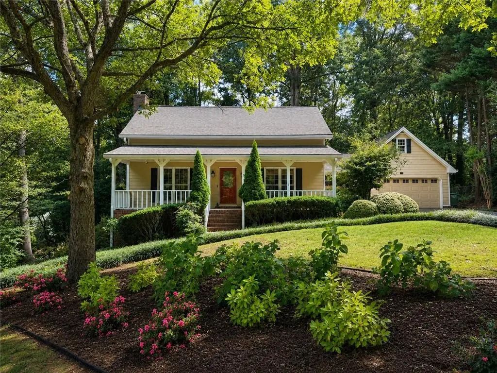 1052 Evelyn Lane, Lilburn