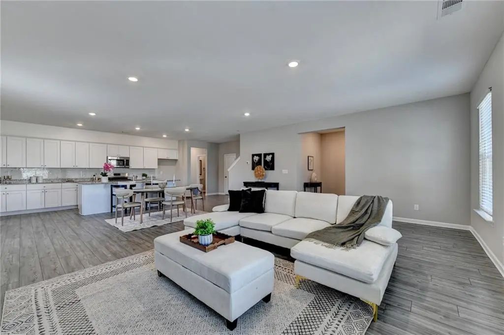 4355 Magpie Drive, Hoschton