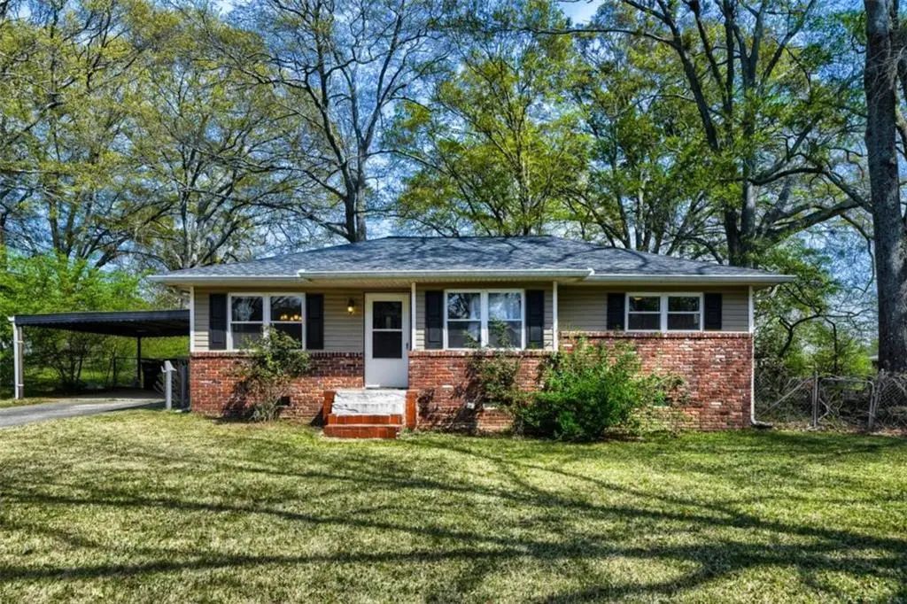 8504 Meadowbrook Drive, Douglasville