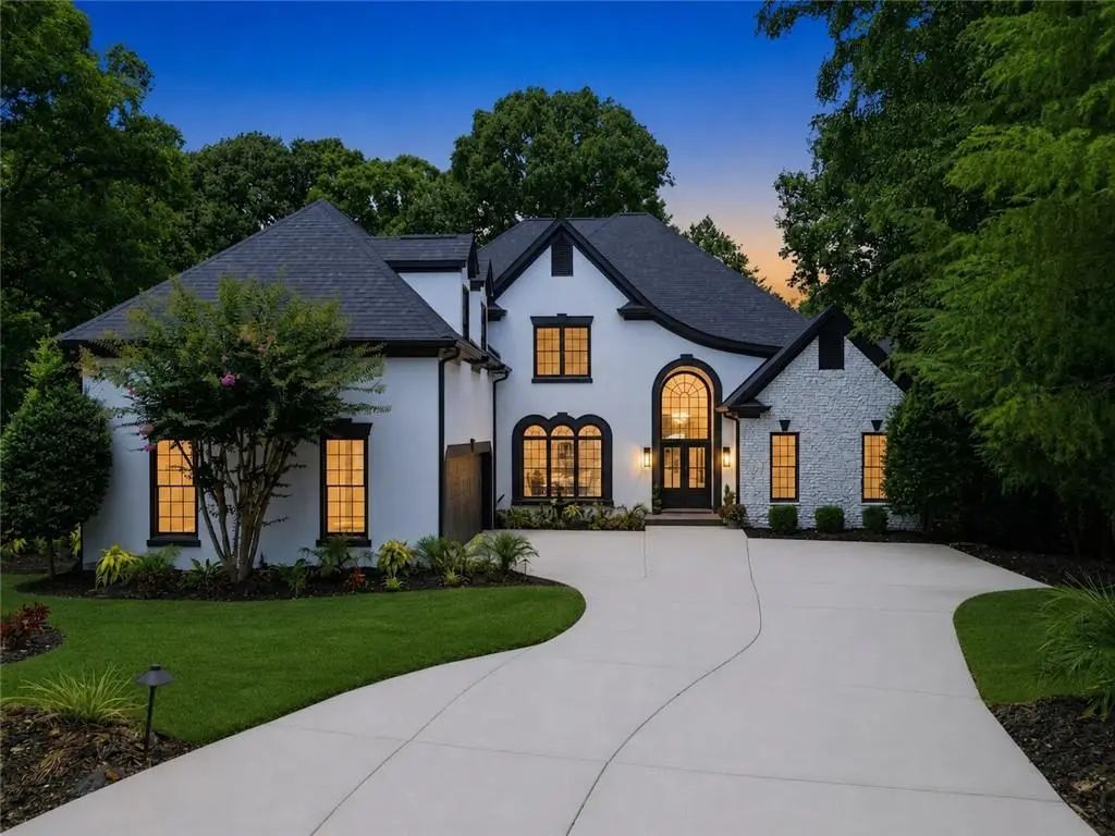 945 Waters Reach Court, Alpharetta