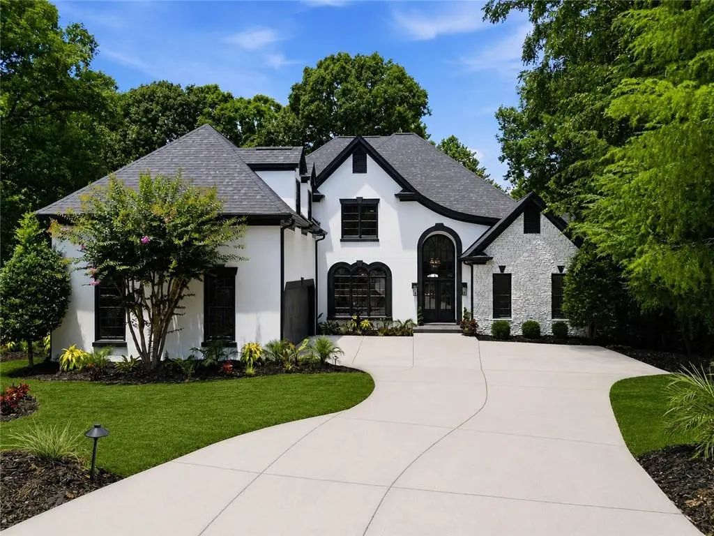 945 Waters Reach Court, Alpharetta