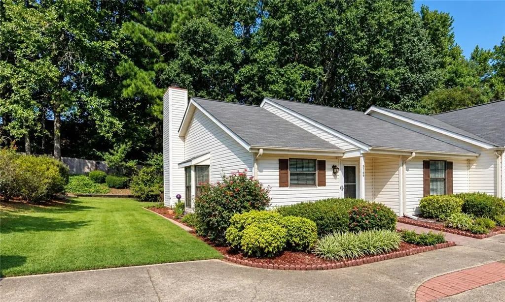 5189 Village Green Way, Alpharetta