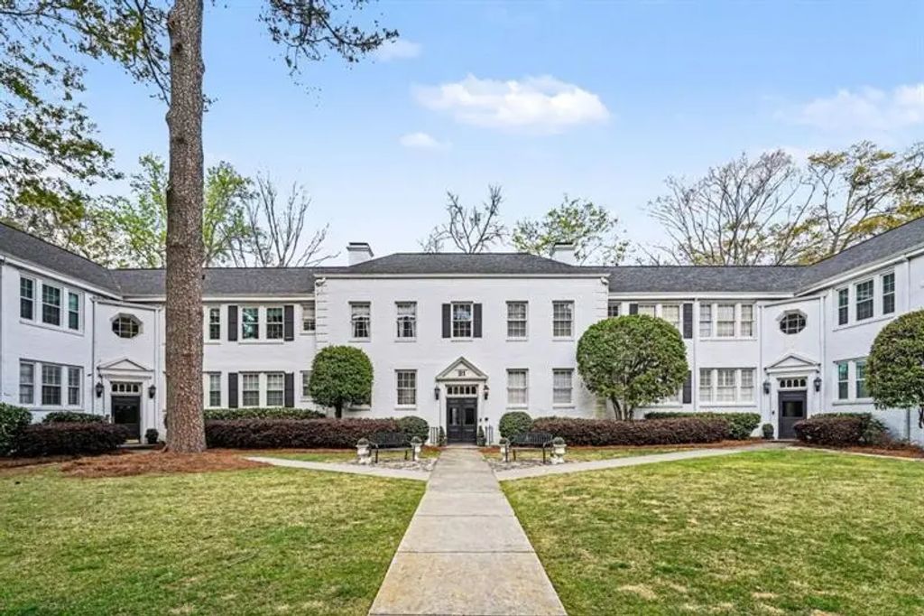 Unit 8 - 21 Peachtree Memorial Drive Nw, Atlanta