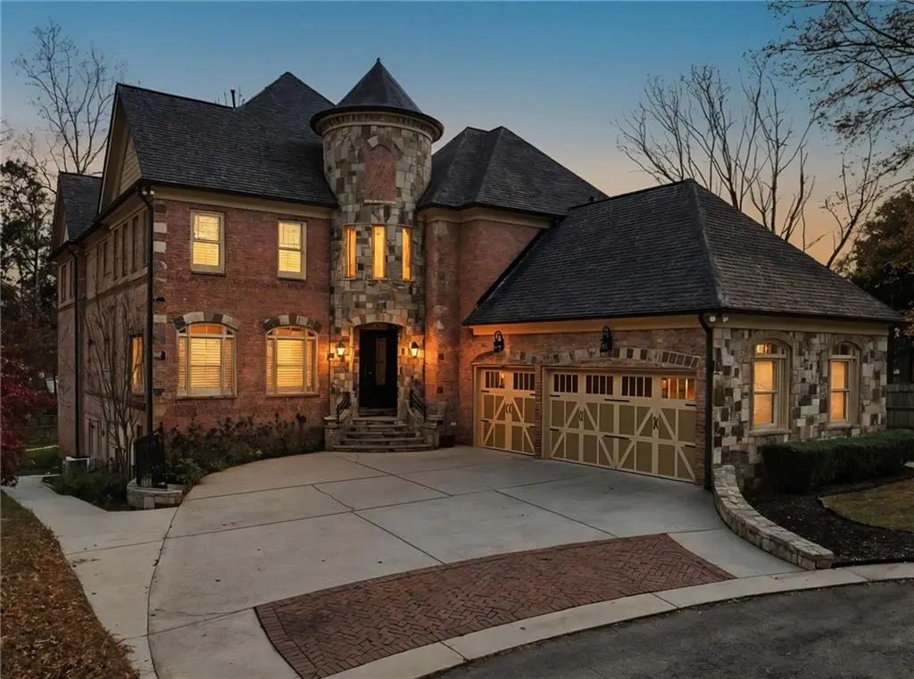 7611 Regency Circle, Atlanta
