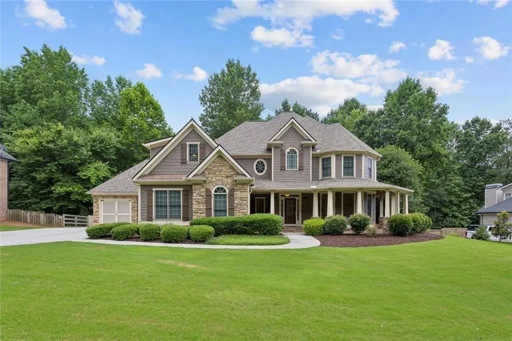 834 Waterford Estates Manor, Canton