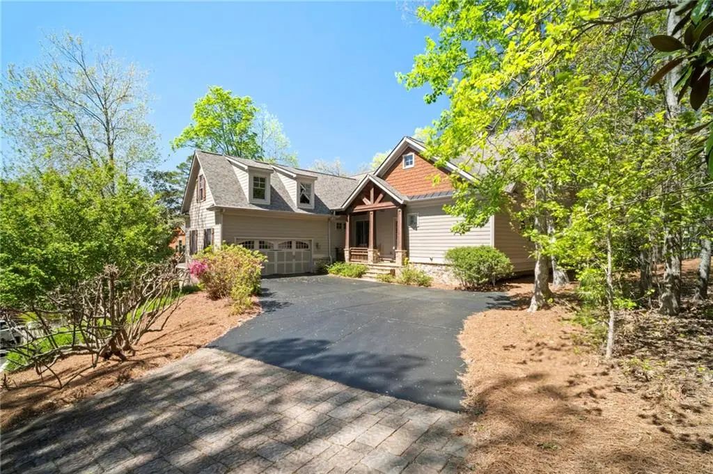 16 Osi Way, Big Canoe