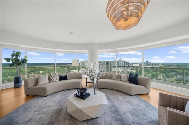 Unit 2201 - 2881 Peachtree Road Ne, Atlanta