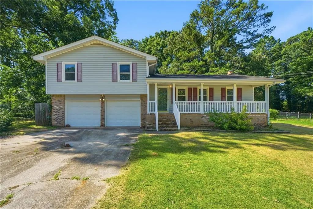 372 Plantation Boulevard, Lawrenceville
