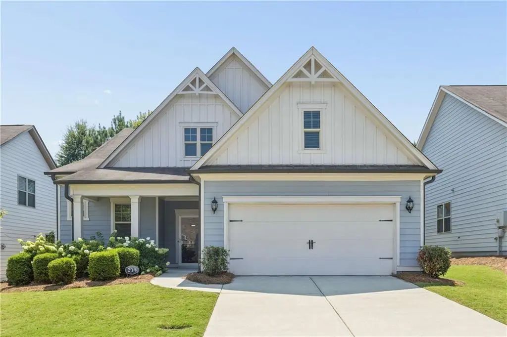 216 William Creek Drive, Canton
