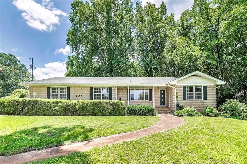 1318 East Lake Road, Mcdonough