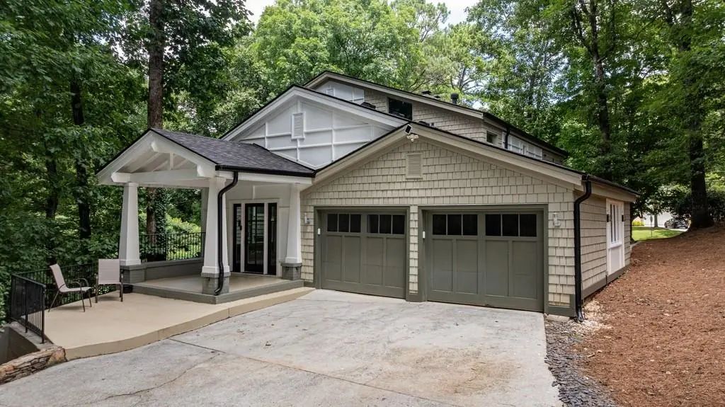 305 River Knoll Drive, Sandy Springs