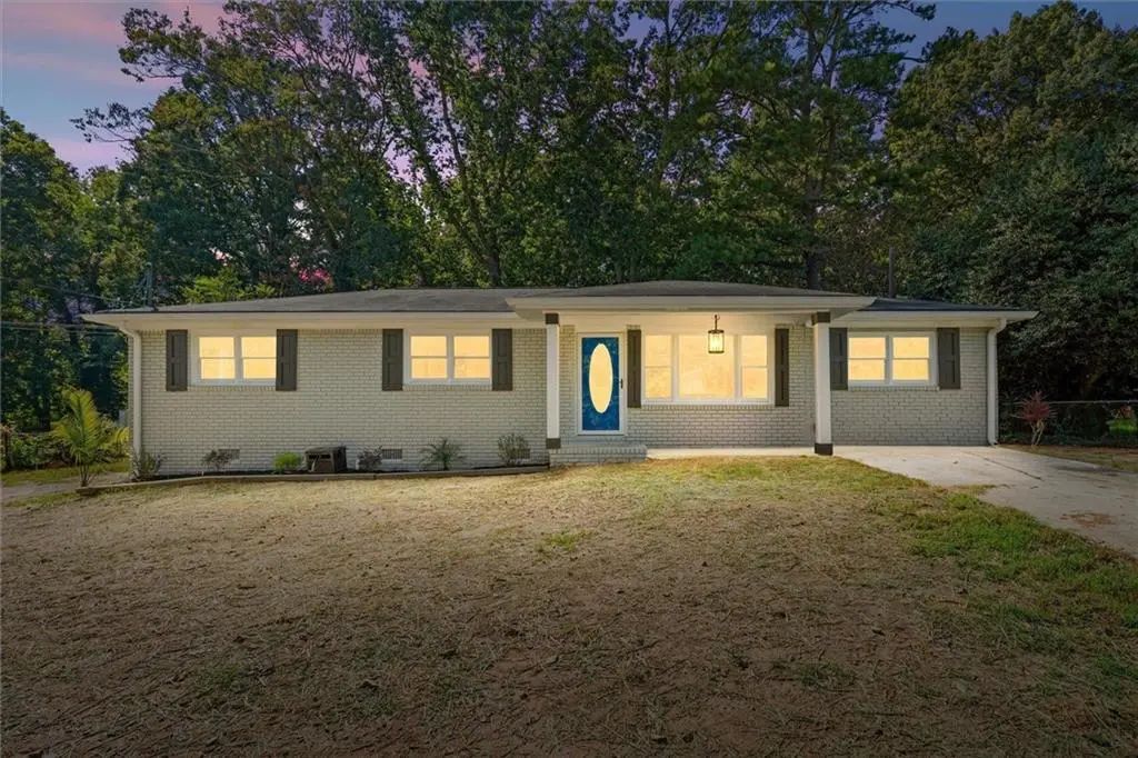 6963 Debbie Lane, Lithia Springs