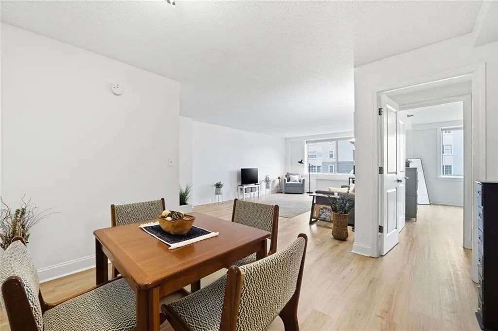 Unit 303 - 2479 Peachtree Road Ne, Atlanta