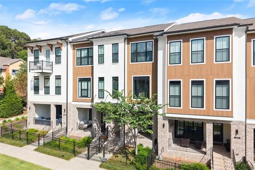 215 Downing Drive, Alpharetta