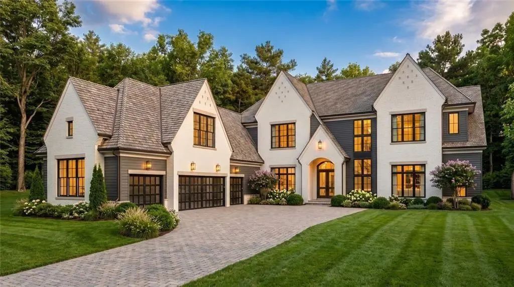 115 Oak Leaf Trail, Milton