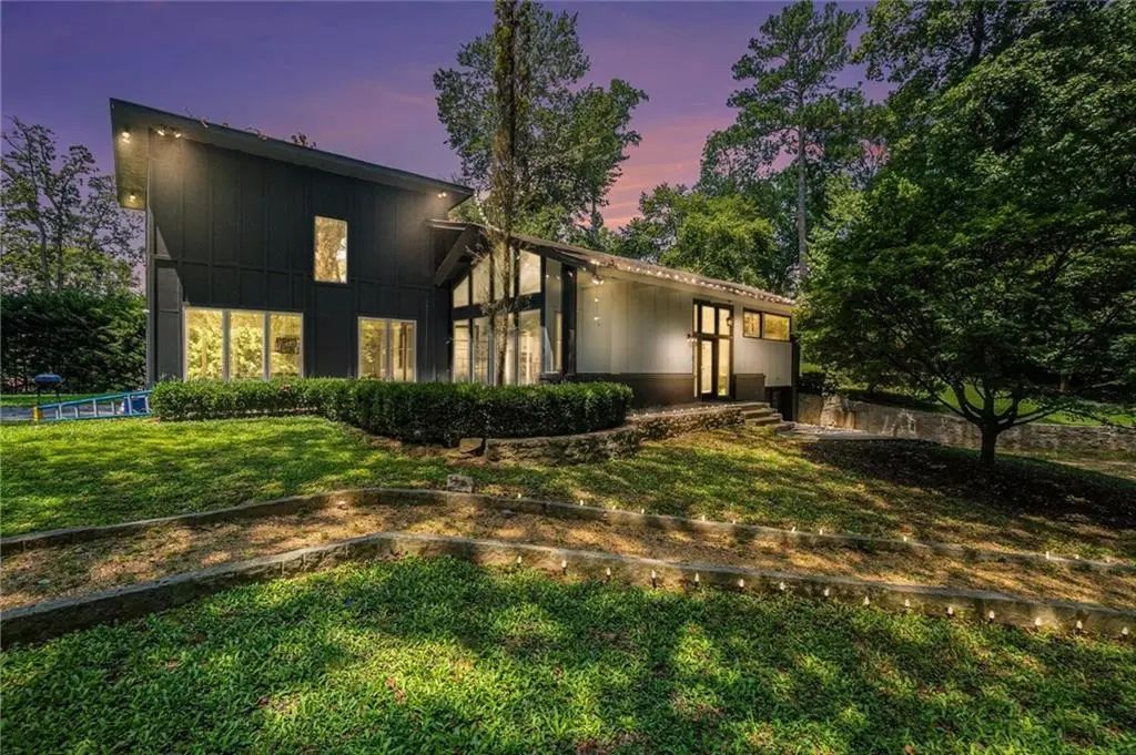 1087 Lee Circle Ne, Atlanta