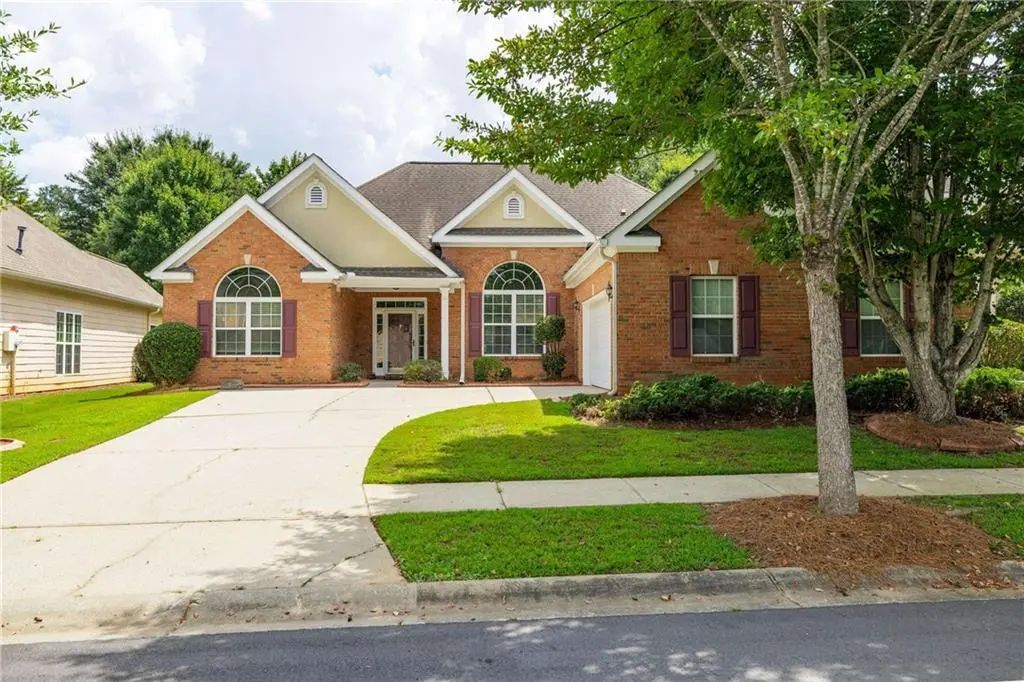 8004 Larksview Drive, Fairburn