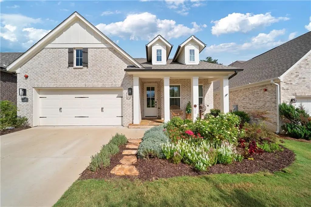 318 Carriage Glen Lane, Woodstock