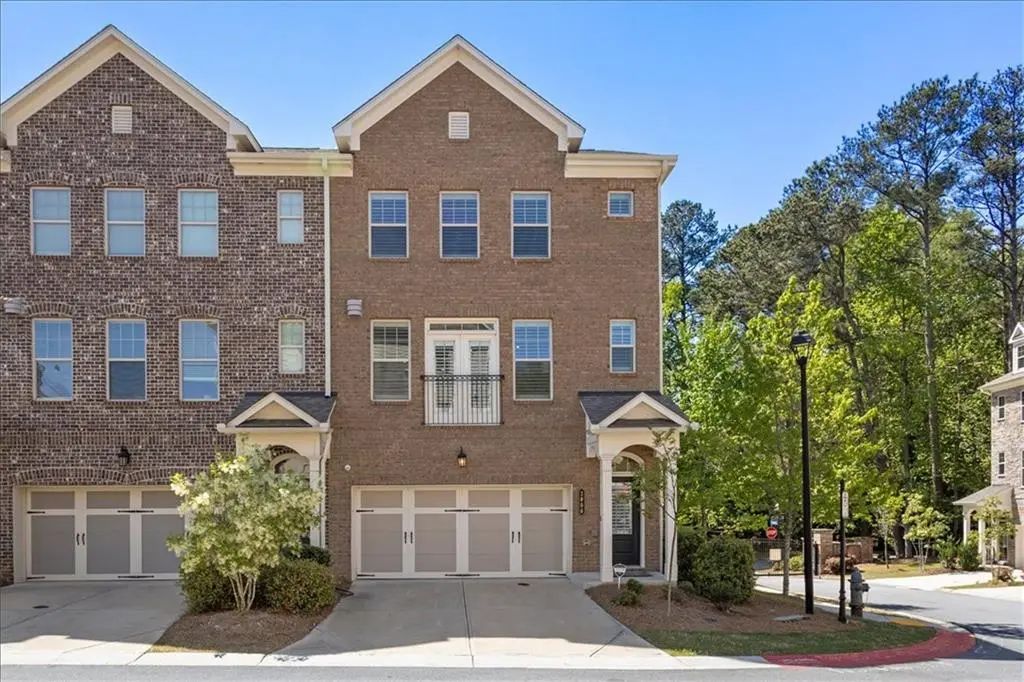 2056 Violet Lane, Brookhaven