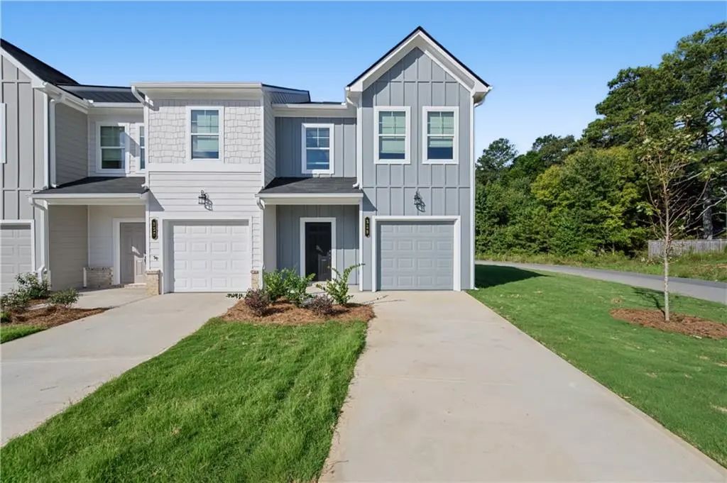 329 Rolling Green Road, Adairsville