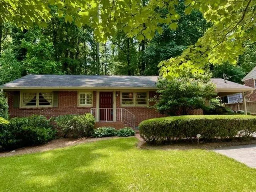 2556 Defoors Ferry Road Nw, Atlanta