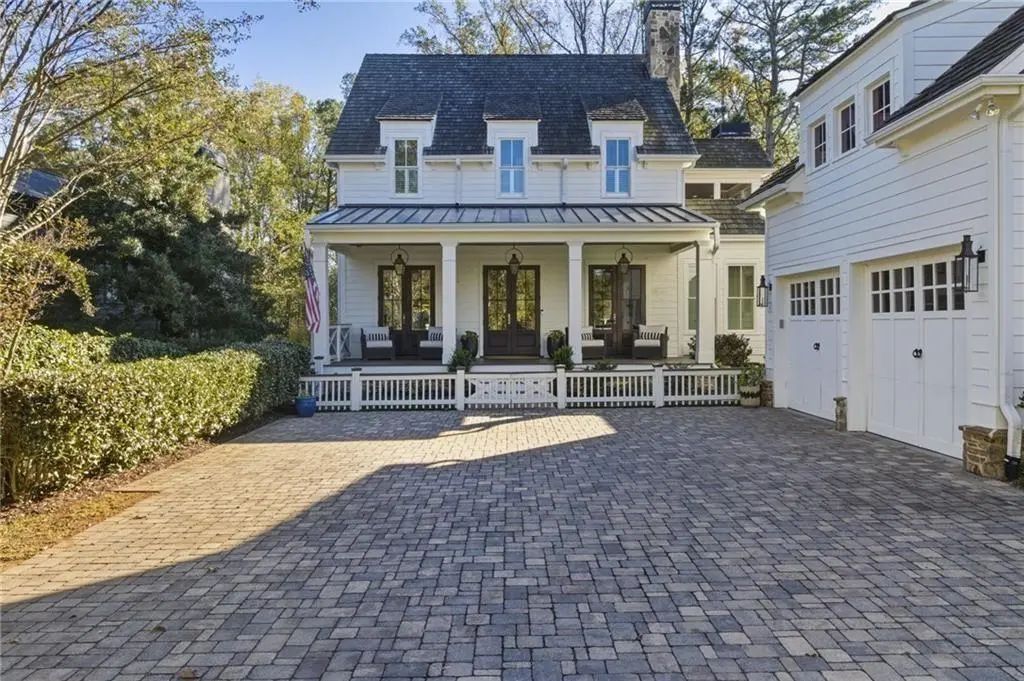82 Wood Place, Roswell