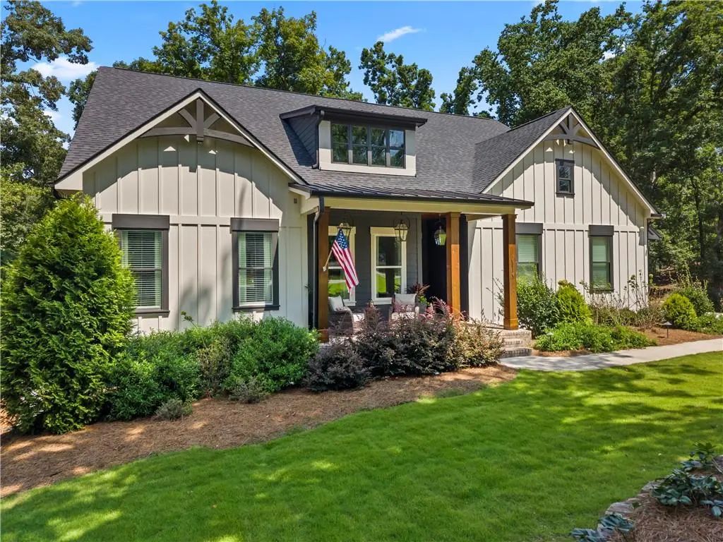 6014 Warpath Road, Flowery Branch
