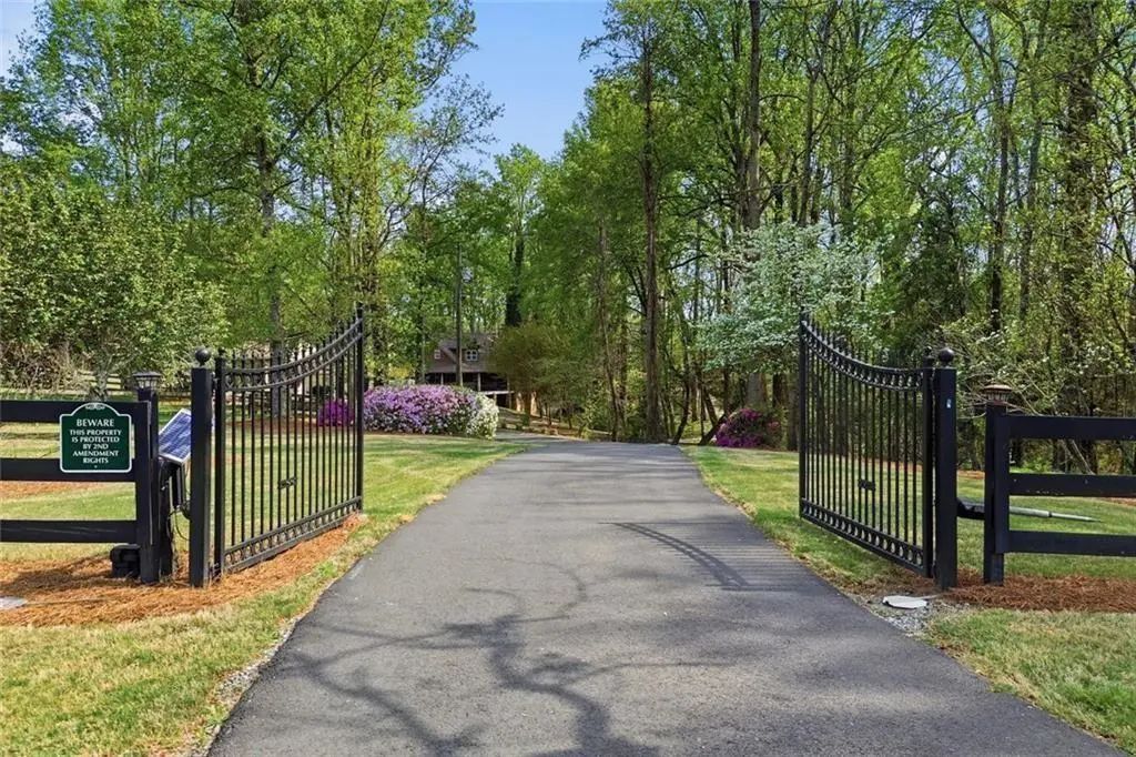 611 Elliott Road, Dawsonville