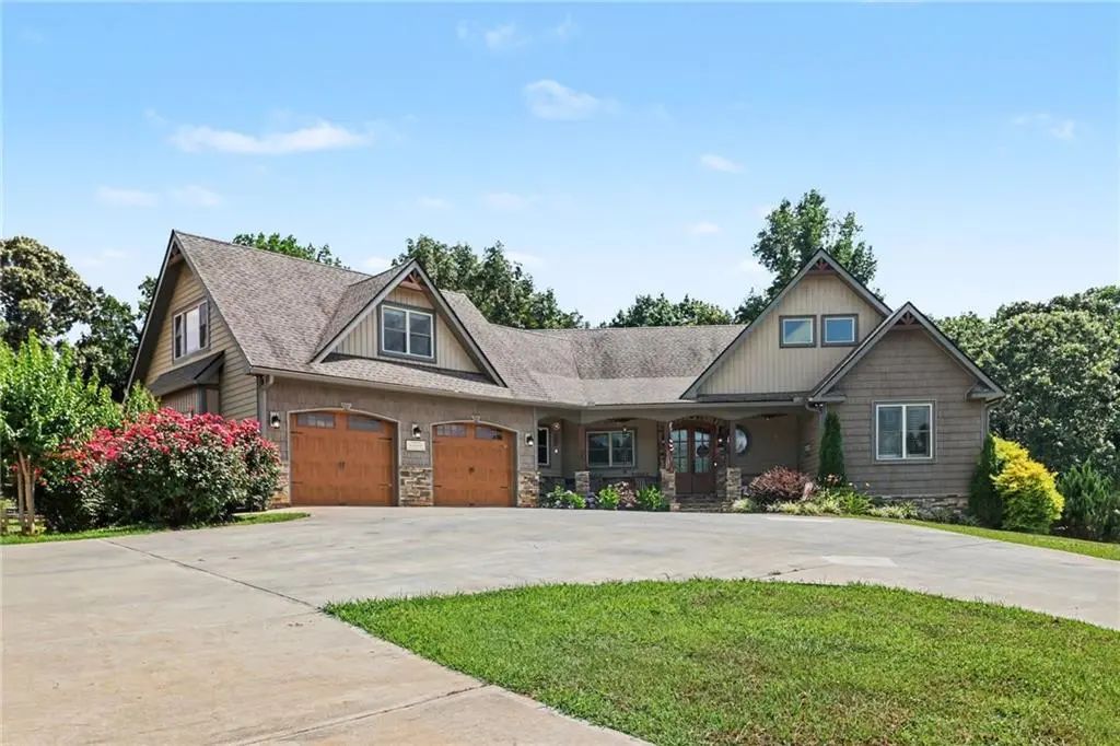 1050 Ricky West Road, Cleveland
