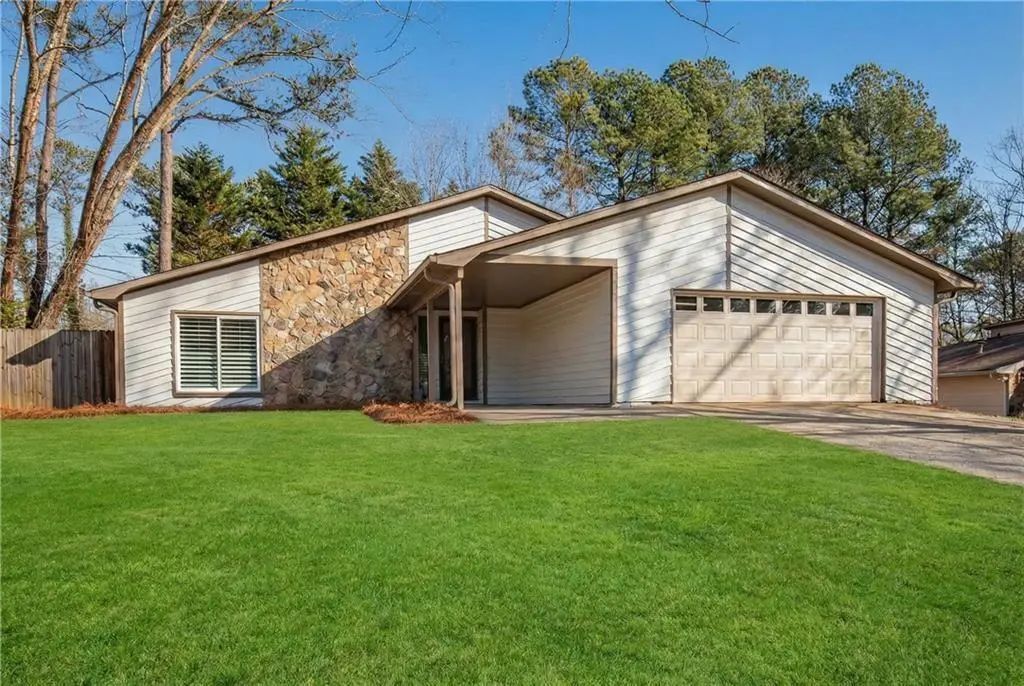 860 Waterbrook Court, Roswell