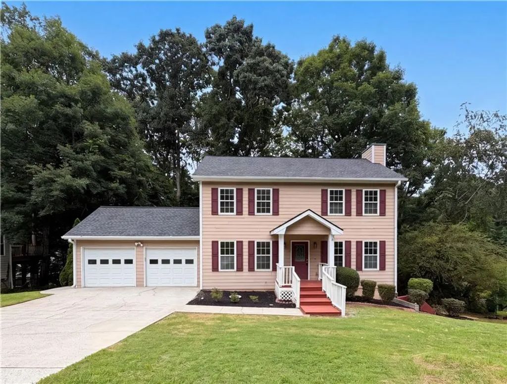 4615 Creek Bluff Drive, Buford