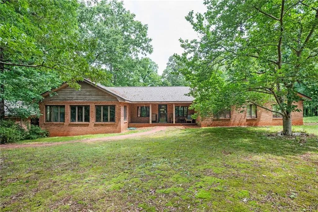 801 Buford Carey Road, Hull