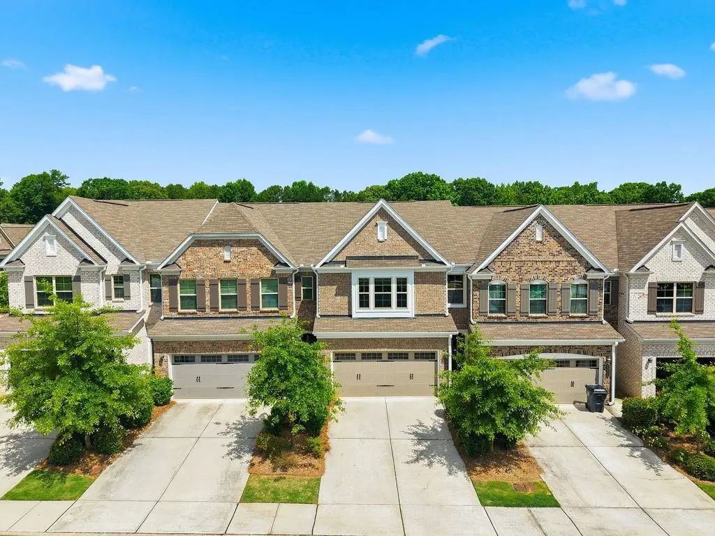 1162 Lanier Willow Path, Buford
