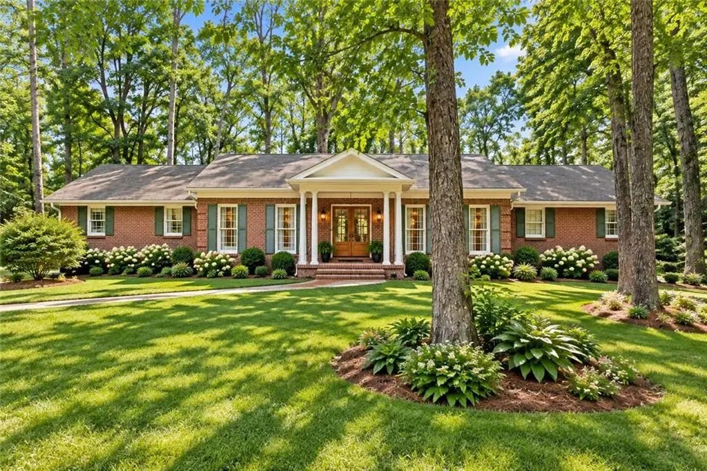 2373 Oxbow Circle, Stone Mountain
