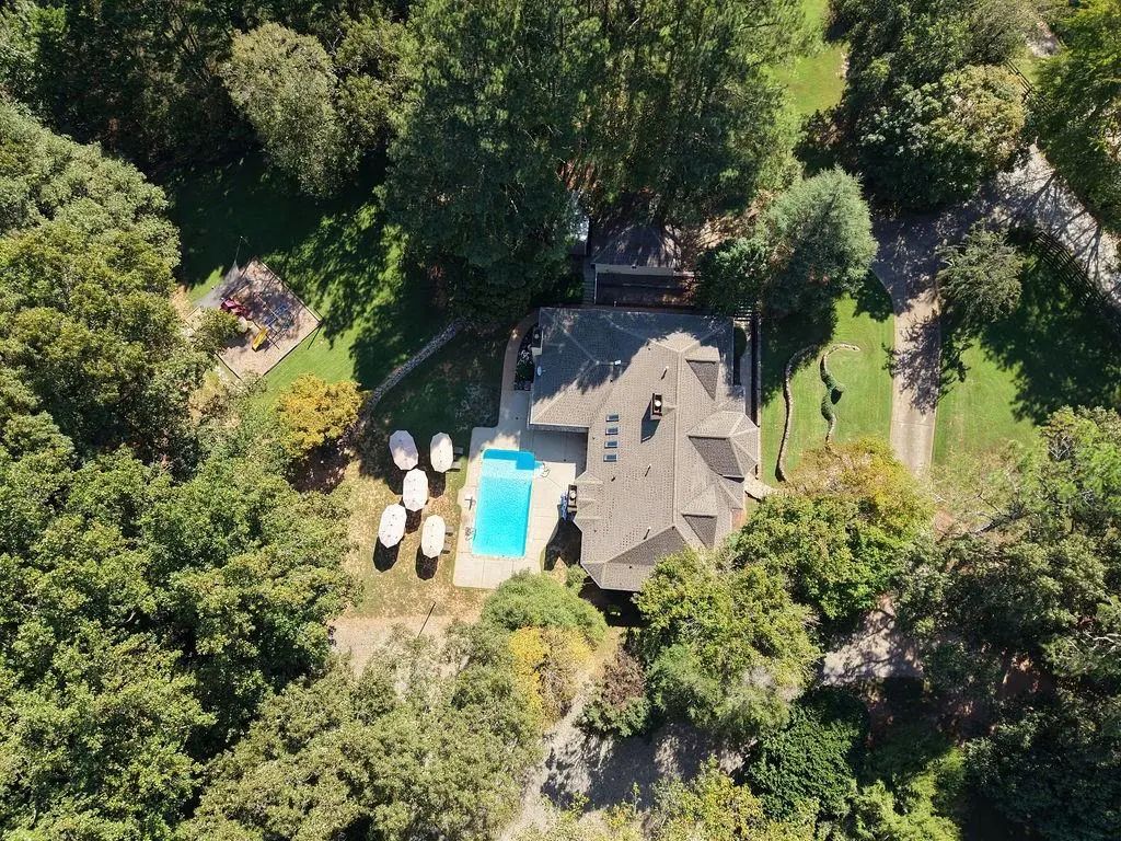 1010 Little River Way, Alpharetta