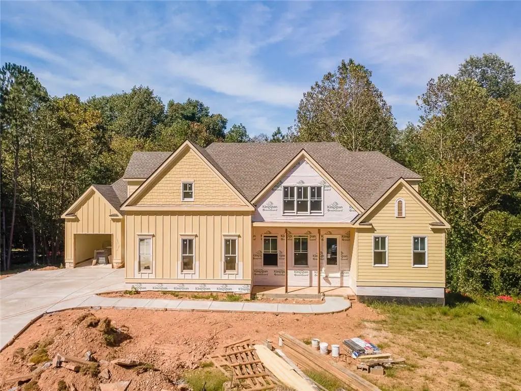 815 Waterford Estates Manor, Canton