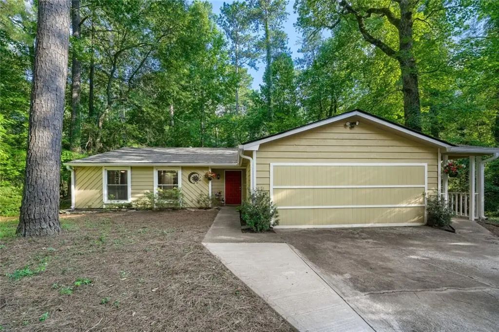 2035 N Landing Way, Marietta