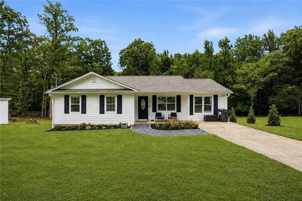 6642 Nix Road, Dawsonville