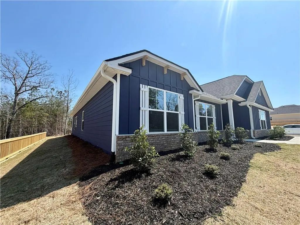 225 Oak Court, Williamson