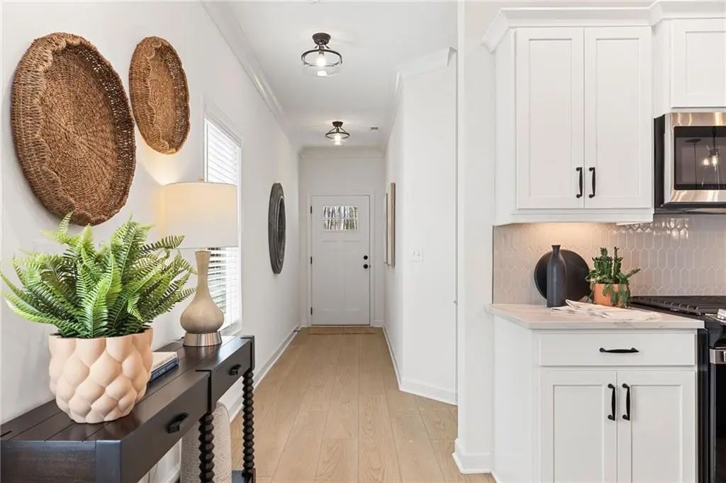 686 Sunstone Lane, Lawrenceville